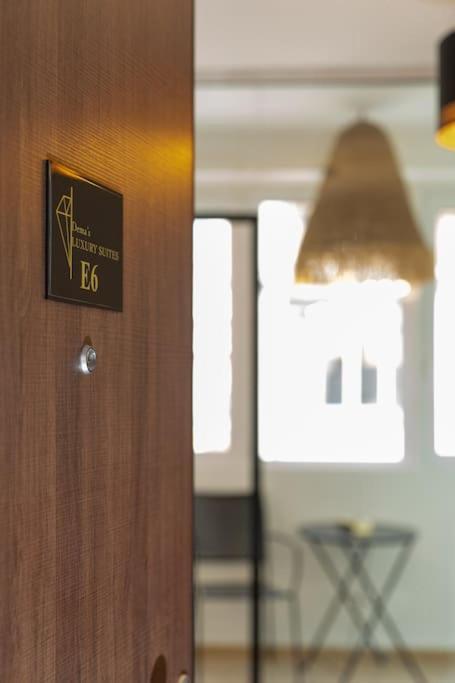 Dema Luxury Suites - Perikleous E6 Athens Exterior photo
